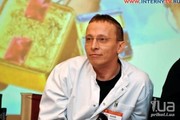 Сотрудник офиса с мед. образованием